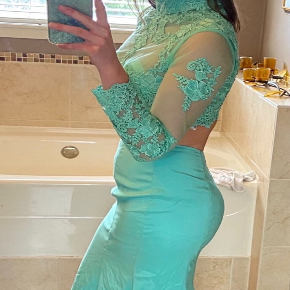Dress! - Picture 3 of 3